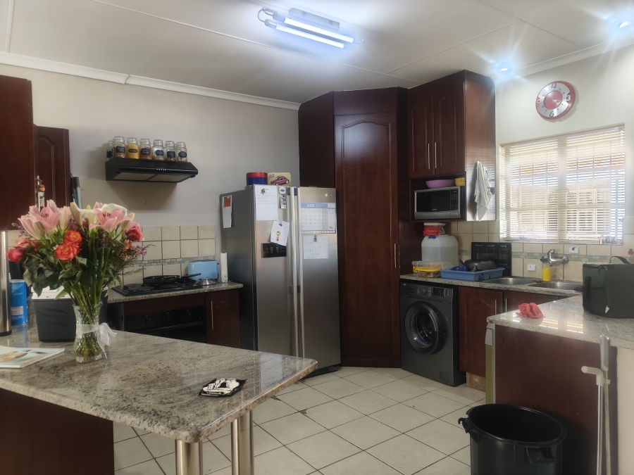 3 Bedroom Property for Sale in Waterval East North West